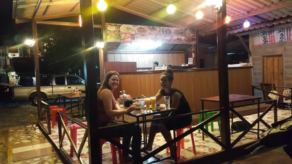 Phuhaya Bamboo Bungalows Ko Lanta エクステリア 写真