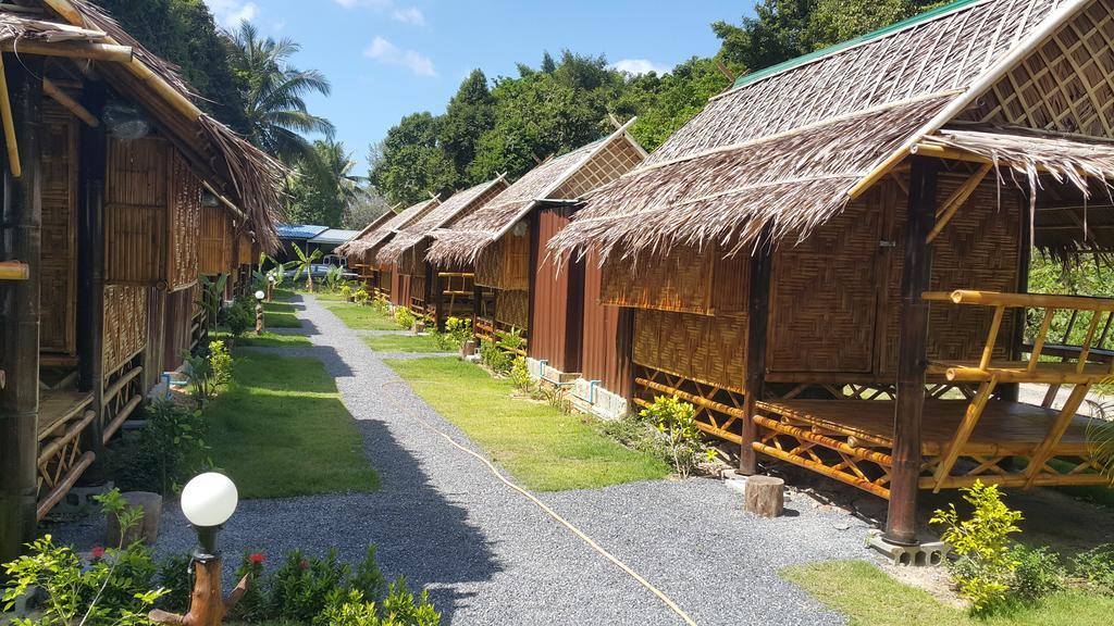 Phuhaya Bamboo Bungalows Ko Lanta エクステリア 写真