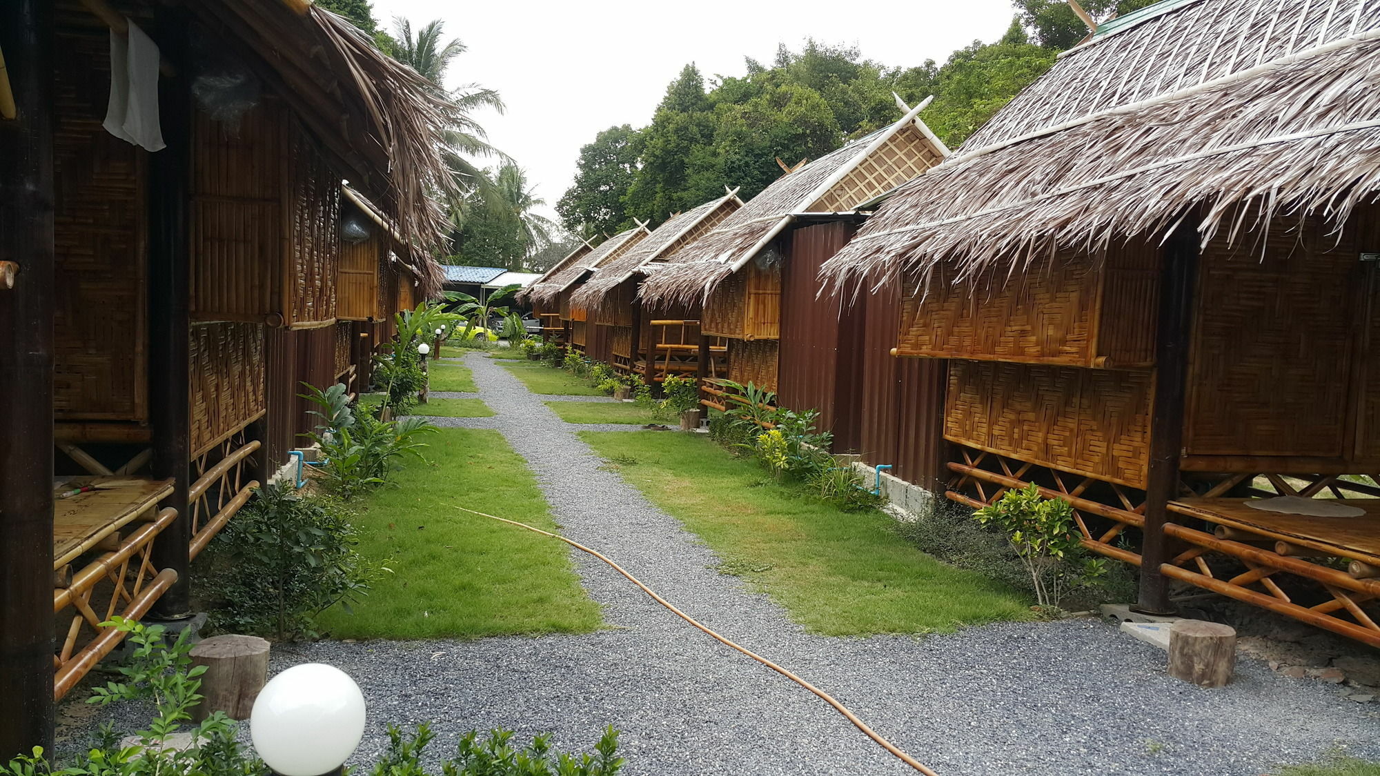 Phuhaya Bamboo Bungalows Ko Lanta エクステリア 写真